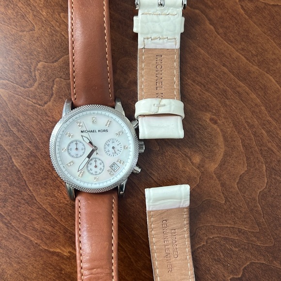 Michael Kors Watch - Picture 7 of 8